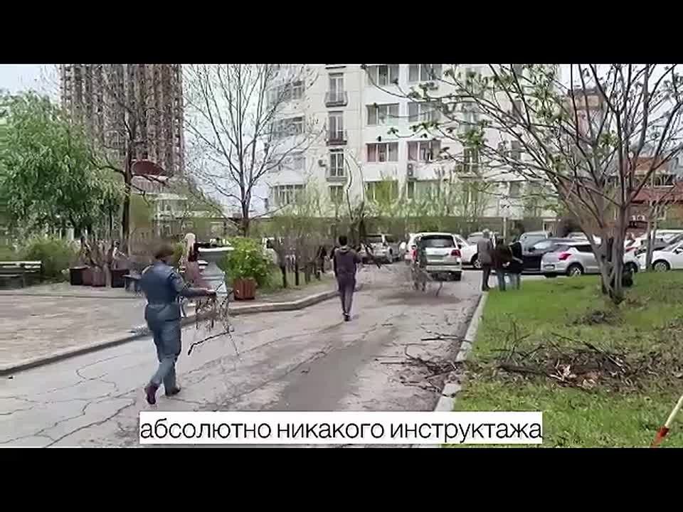 Бывший геологический музей в Хабаровске (исторический дом купца Плюснина), который во времена Ишаева стал неким закрытым «Институтом развития Дальнего Востока» и долгое время стоял мрачно-закрытым - открыли и отдали под «Дом...
