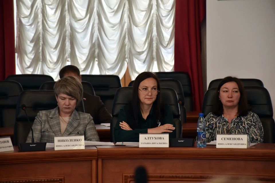 Состоялось заседание постоянных комитетов парламента ЕАО Состоялось заседание постоянных комитетов парламента ЕАО