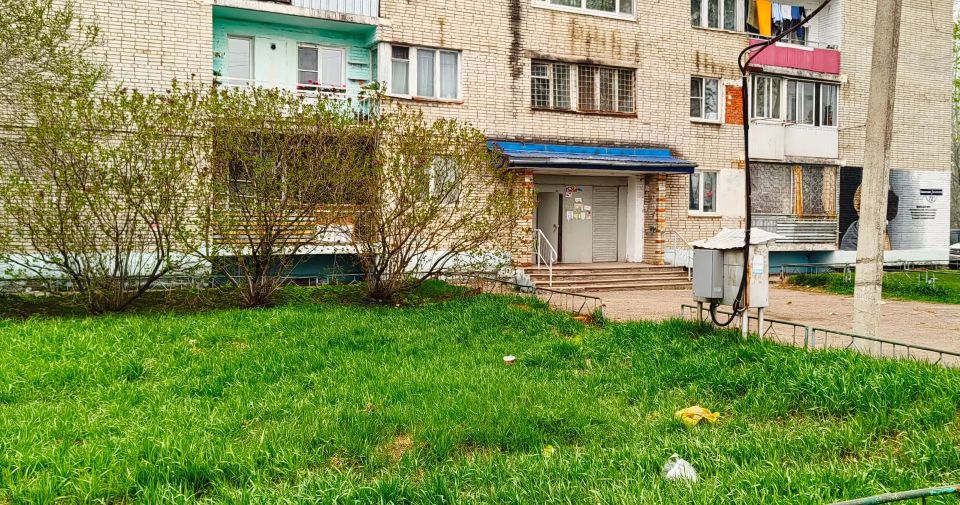 По обращениям горожан. . В социальных сетях и при личных встречах жители города озвучивают проблемы, касающиеся уборки города