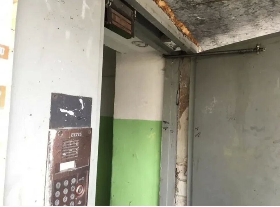 По иску прокурора предприятие обязано выплатить в пользу несовершеннолетнего ребенка, пострадавшего в результате получения травмы, компенсацию морального вреда и оплатить штраф