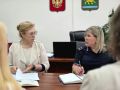 Председатель избиркома ЕАО Ольга Бабий провела встречу с начальником отделения по вопросам миграции Юлией Зверевой