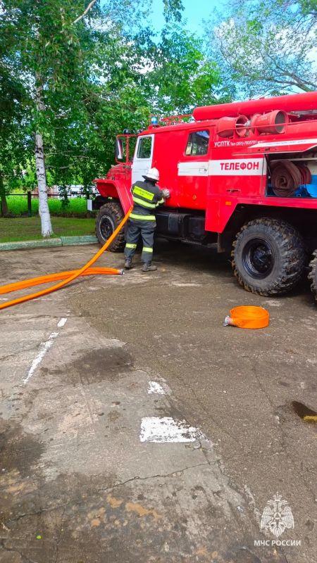 В детском саду прошли пожарные учения В детском саду прошли пожарные учения