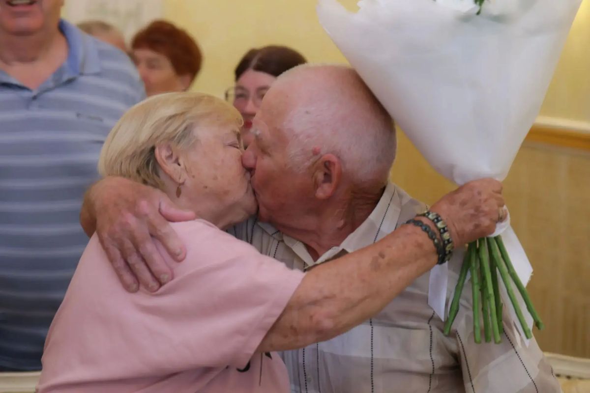 Мария Костюк: В День семьи, любви и верности медалью «За любовь и верность» отметили супружеские пары нашей области, каждая из которых прожила вместе более полувека Мария Костюк: В День семьи, любви и верности медалью «За любовь и верность» отметили супружеские пары нашей области, каждая из которых прожила вместе более полувека