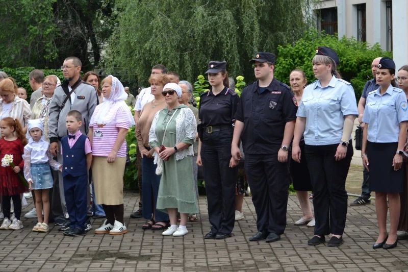 В Биробиджане полицейские поддержали семейные ценности в День семьи, любви и верности В Биробиджане полицейские поддержали семейные ценности в День семьи, любви и верности