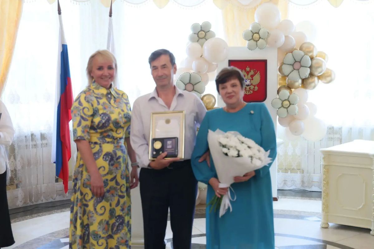 Мария Костюк: В День семьи, любви и верности медалью «За любовь и верность» отметили супружеские пары нашей области, каждая из которых прожила вместе более полувека Мария Костюк: В День семьи, любви и верности медалью «За любовь и верность» отметили супружеские пары нашей области, каждая из которых прожила вместе более полувека