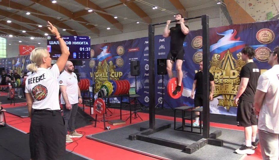 Атлет из ЕАО Никита Шаламов завоевал абсолютное золото на Кубке мира по силовым видам спорта в Санкт-Петербурге
