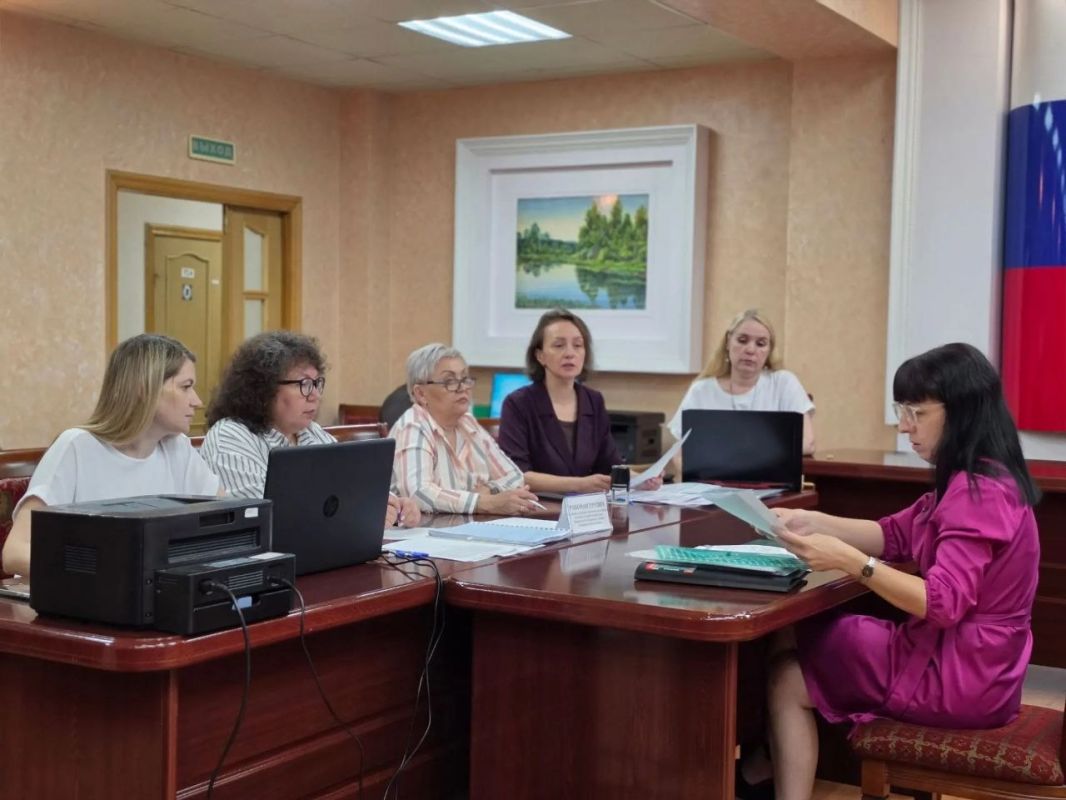 В окружную избирательную комиссию поступили документы от кандидатов по одномандатному избирательному округу № 220 В окружную избирательную комиссию поступили документы от кандидатов по одномандатному избирательному округу № 220