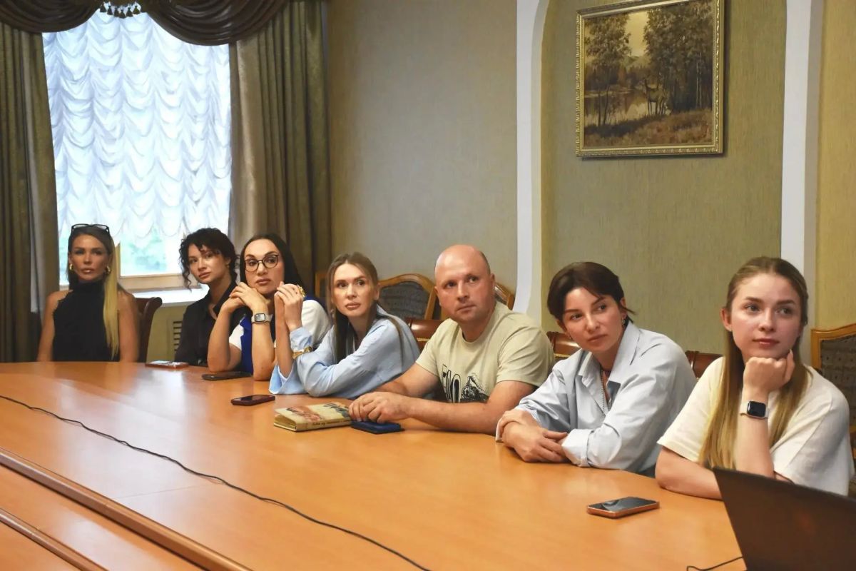 Состоялась встреча с блогерами региона в правительстве ЕАО Состоялась встреча с блогерами региона в правительстве ЕАО