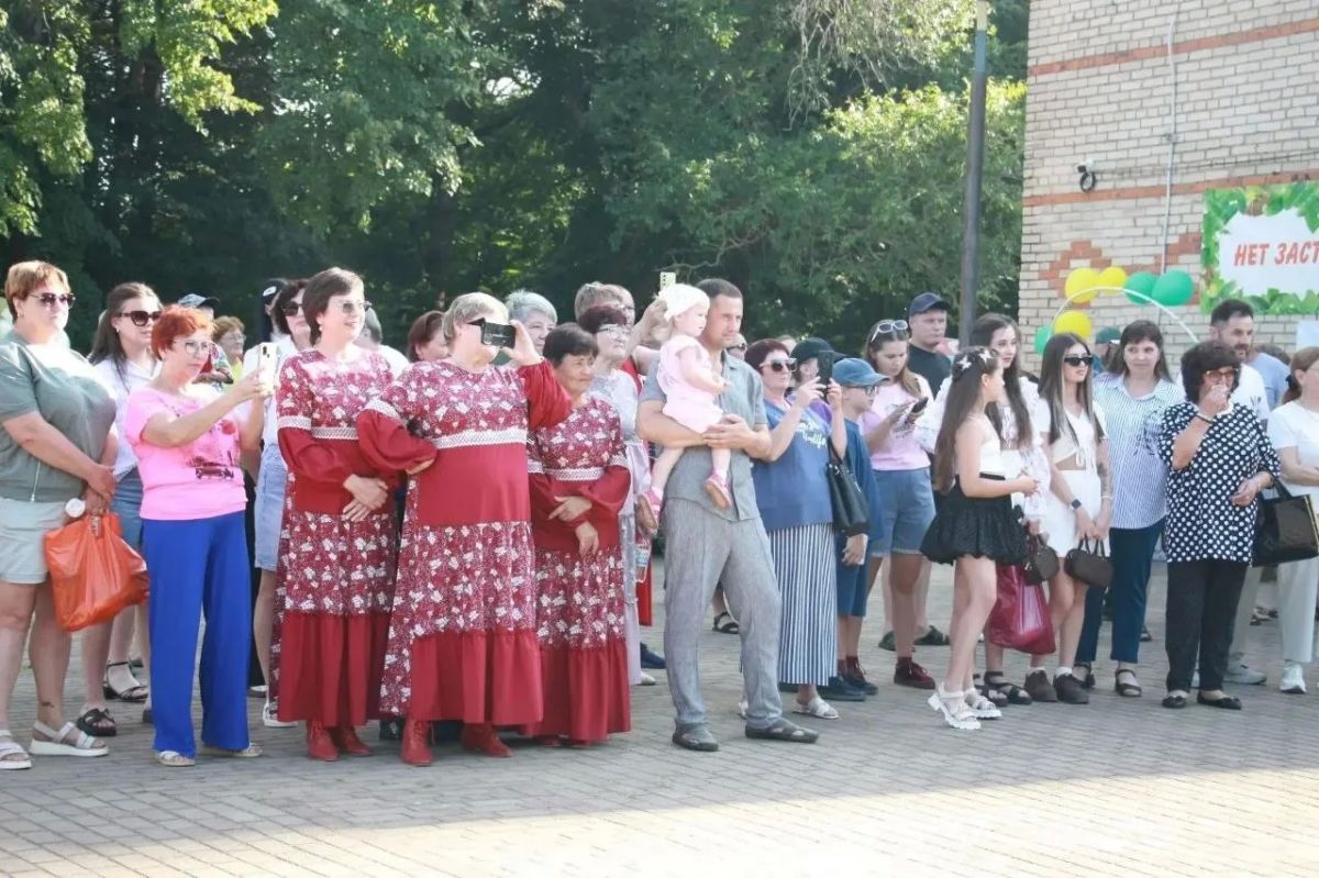 Праздник малосольного огурчика прошел в Екатерино-Никольском в ЕАО Праздник малосольного огурчика прошел в Екатерино-Никольском в ЕАО