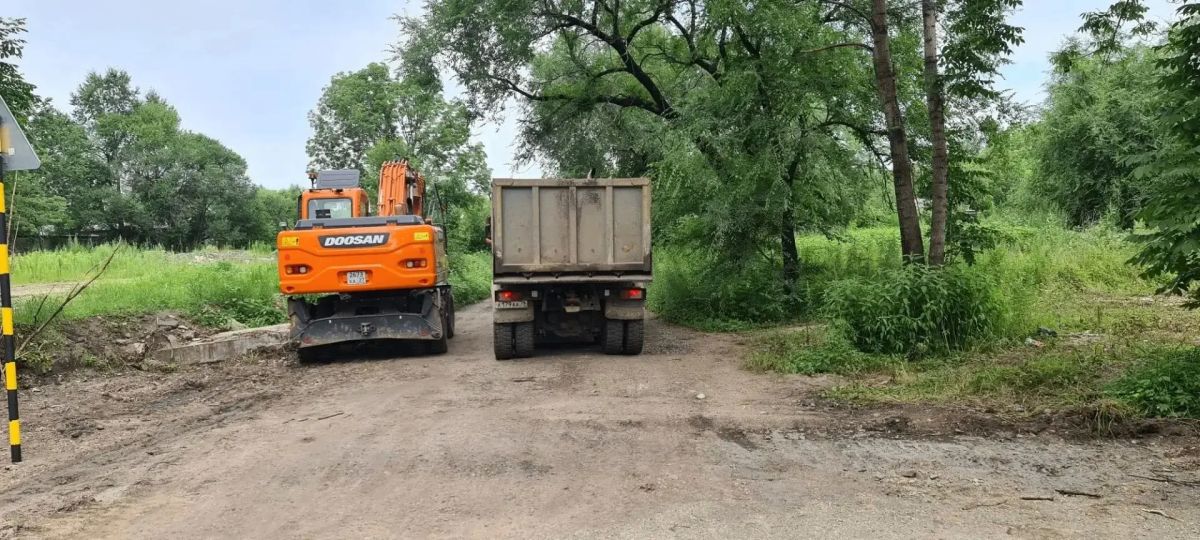 На улице Волочаевской продолжается ремонт дороги На улице Волочаевской продолжается ремонт дороги