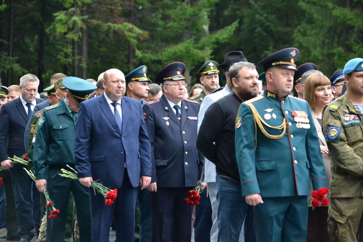 В Биробиджане почтили память героев в День окончания Второй мировой войны В Биробиджане почтили память героев в День окончания Второй мировой войны