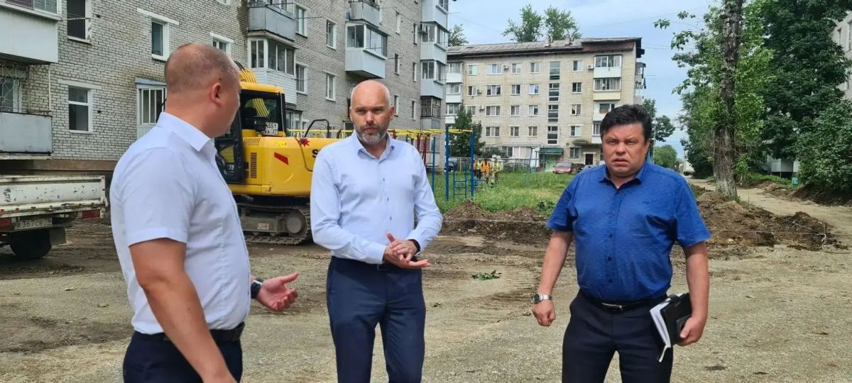 Продолжаем ремонт междворовых проездов Продолжаем ремонт междворовых проездов