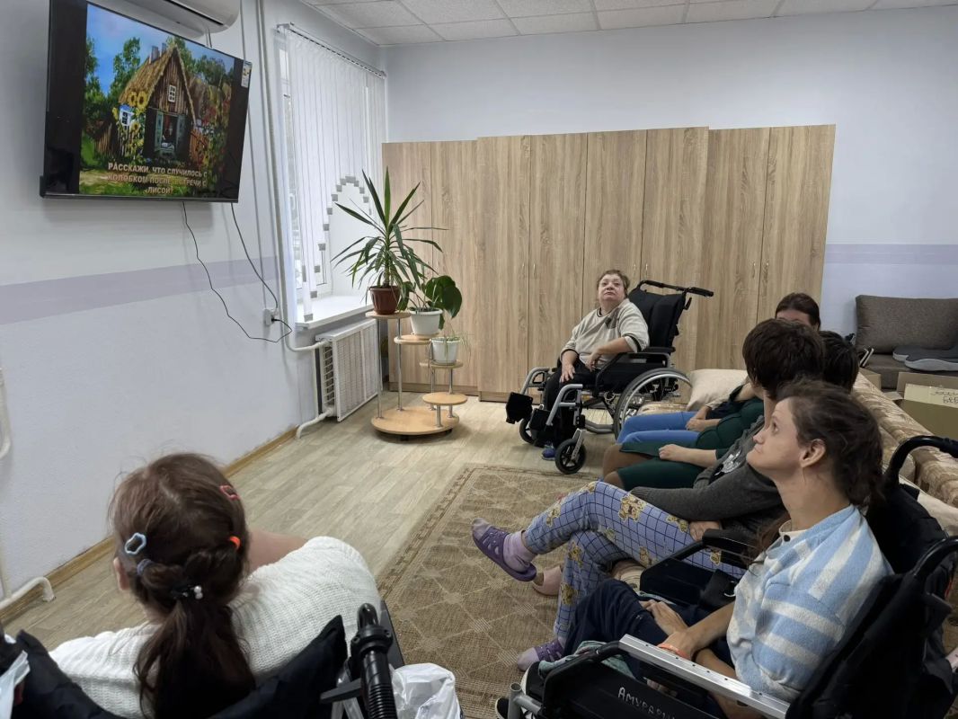 Специалисты Дома социального обслуживания «Раздольный» провели для своих подопечных тематическую «Сказочную неделю» Специалисты Дома социального обслуживания «Раздольный» провели для своих подопечных тематическую «Сказочную неделю»