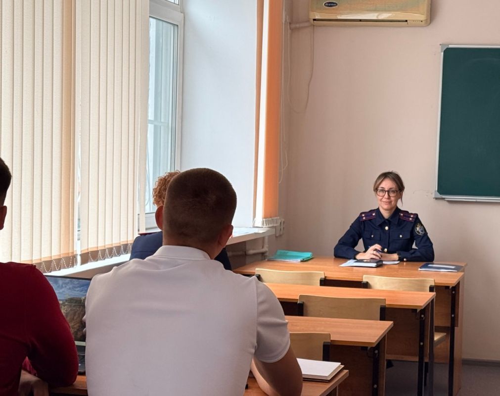 Сотрудники следственного управления в преддверии Дня учителя открыли учебный год «Школы будущего следователя» Сотрудники следственного управления в преддверии Дня учителя открыли учебный год «Школы будущего следователя»