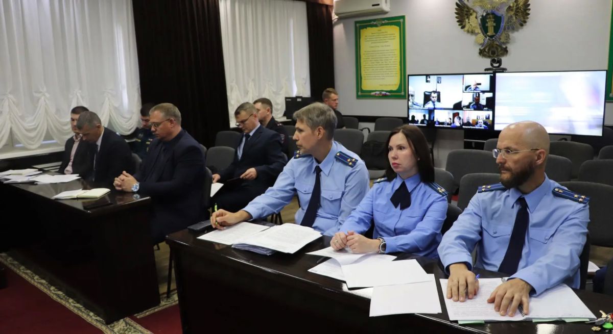 Сегодня, 1 октября 2026 года, под председательством прокурора Еврейской автономной области Дмитрия Седых состоялось межведомственное совещание, на котором обсуждены вопросы состояния законности при подготовке региона к... Сегодня, 1 октября 2026 года, под председательством прокурора Еврейской автономной области Дмитрия Седых состоялось межведомственное совещание, на котором обсуждены вопросы состояния законности при подготовке региона к...