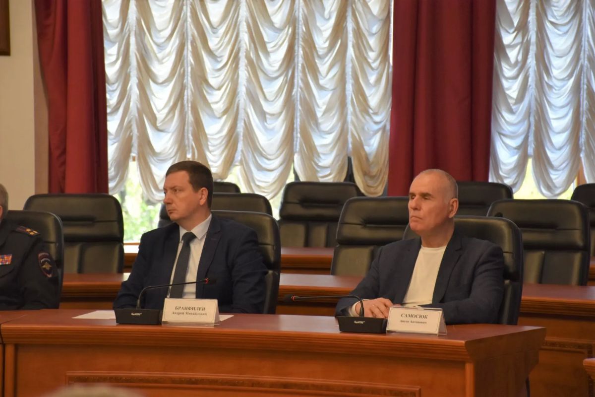 29.06.2026 года по поручению Губернатора Еврейской автономной области Марии Костюк состоялось уже третье в этом году заседание антинаркотической комиссии области под председательством заместителя председателя правительства... 29.06.2026 года по поручению Губернатора Еврейской автономной области Марии Костюк состоялось уже третье в этом году заседание антинаркотической комиссии области под председательством заместителя председателя правительства...