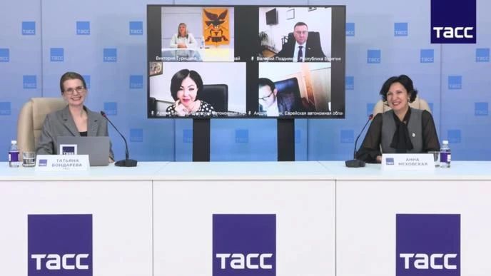Министр образования ЕАО Андрей Бялик рассказал ТАСС о мерах поддержки учителей в регионе Министр образования ЕАО Андрей Бялик рассказал ТАСС о мерах поддержки учителей в регионе