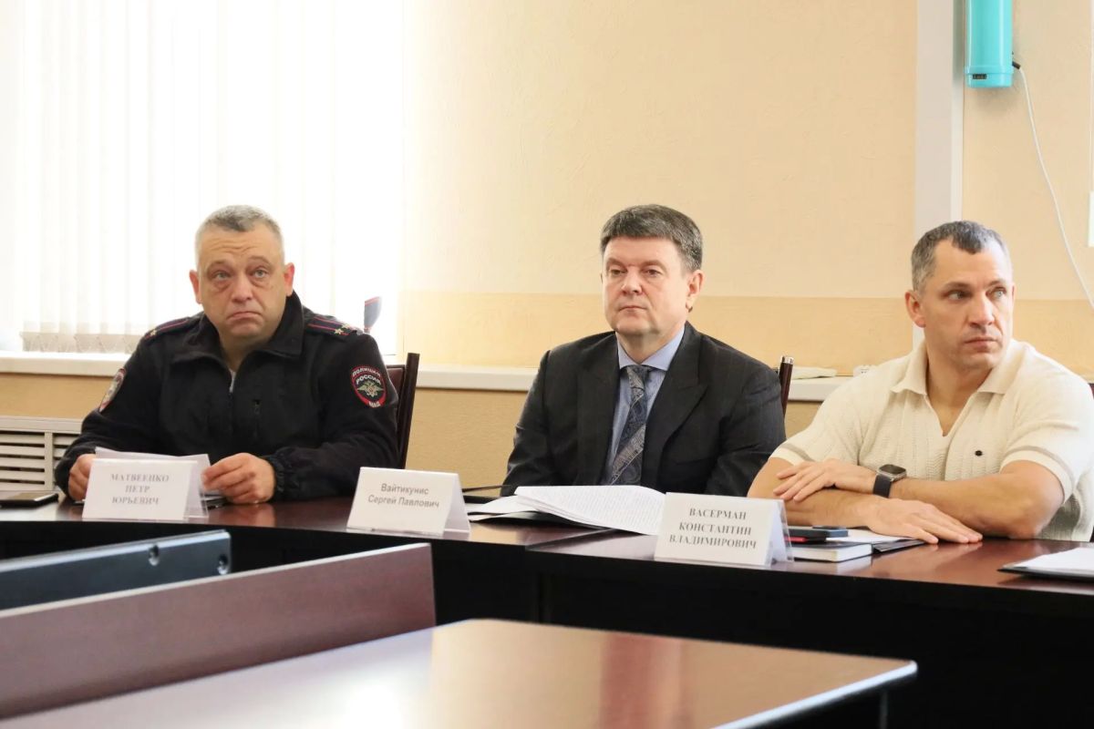 В мэрии Биробиджана прошло заседание совета по противодействию коррупции В мэрии Биробиджана прошло заседание совета по противодействию коррупции