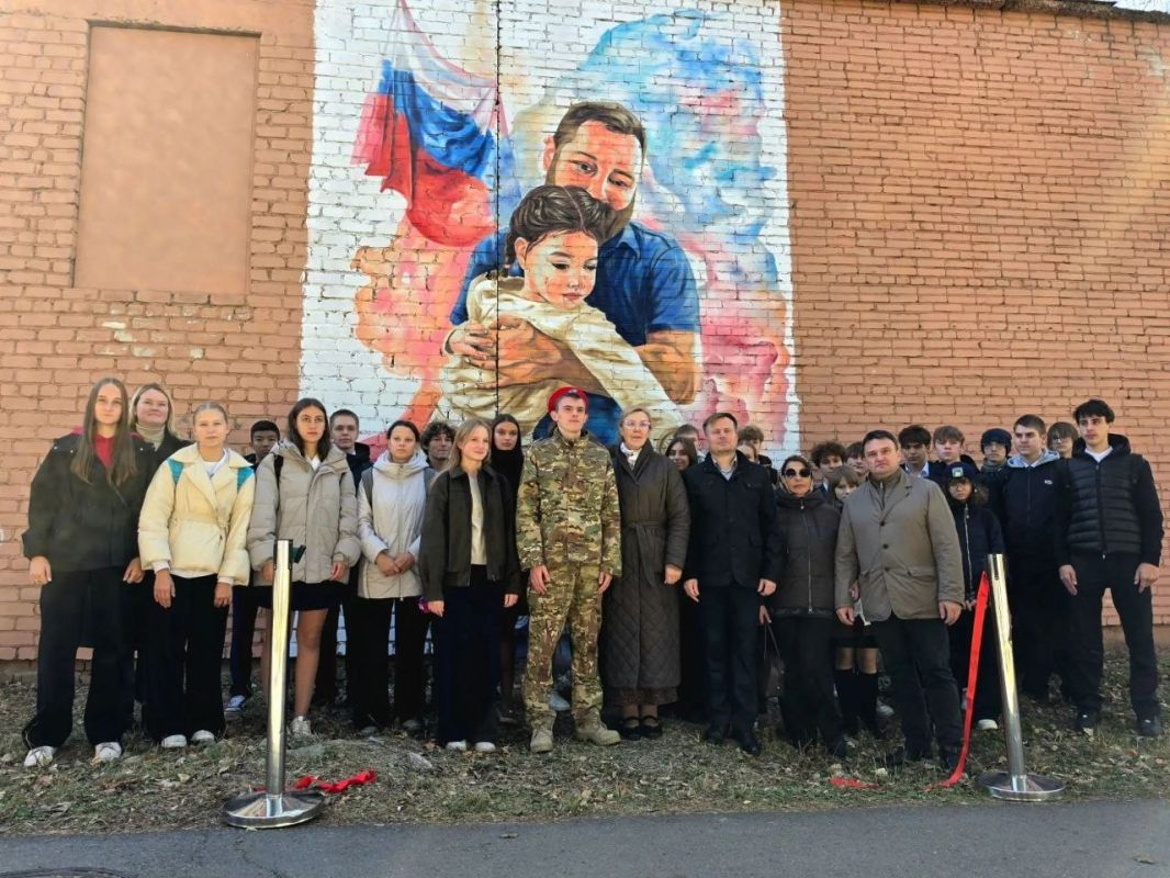 В Биробиджане открыли «Избирательный мурал» В Биробиджане открыли «Избирательный мурал»