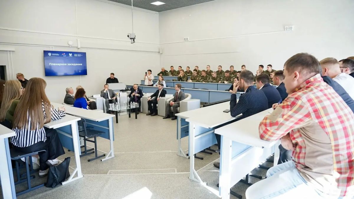 Ветераны СВО освоят профессию педагога для работы с молодежью в рамках проекта «СВОй путь»