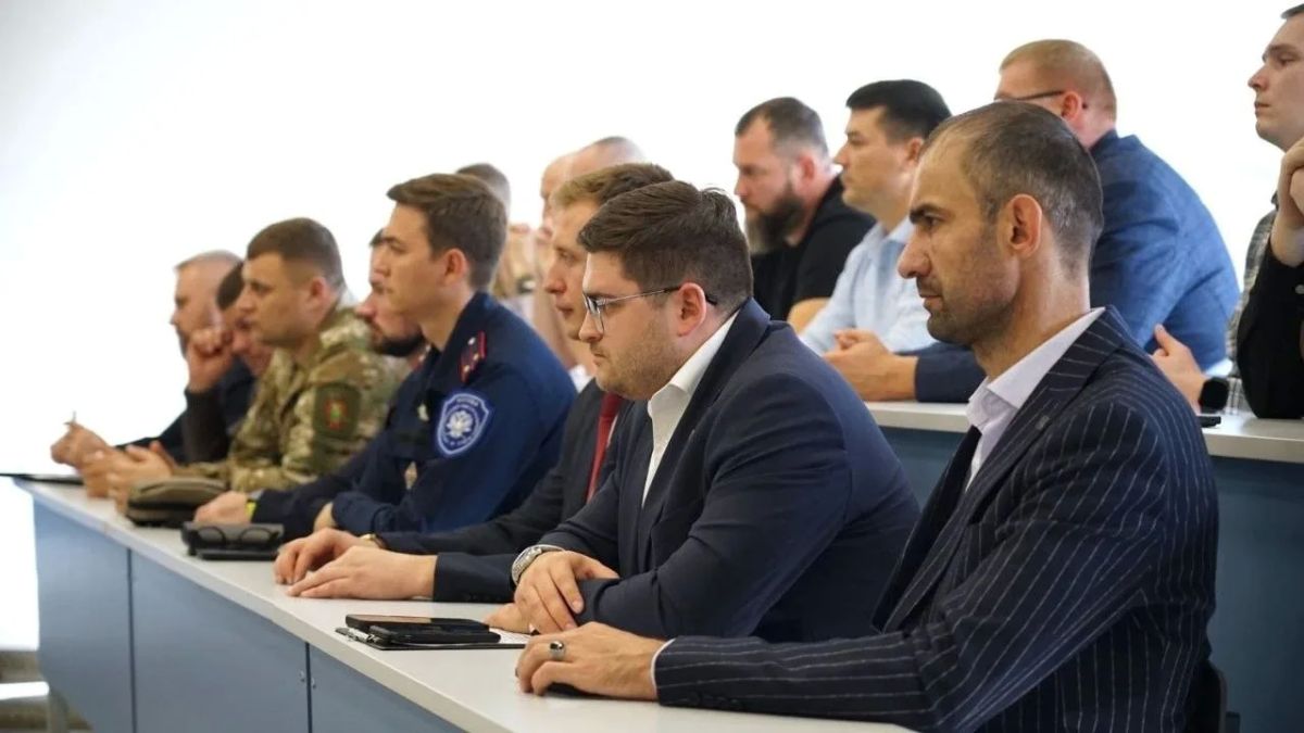 Ветераны СВО освоят профессию педагога для работы с молодежью в рамках проекта «СВОй путь» Ветераны СВО освоят профессию педагога для работы с молодежью в рамках проекта «СВОй путь»