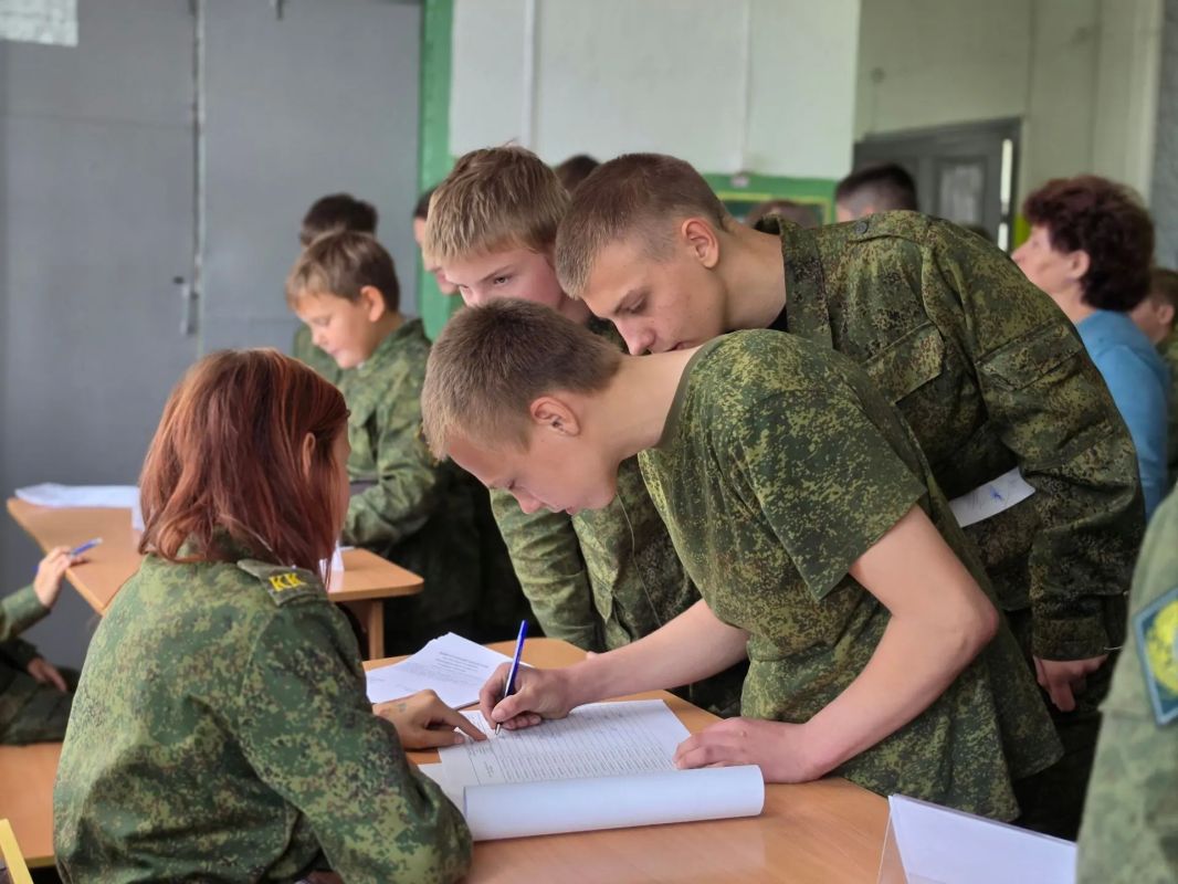 В школе №4 г. Биробиджана выбрали нового президента ученического самоуправления