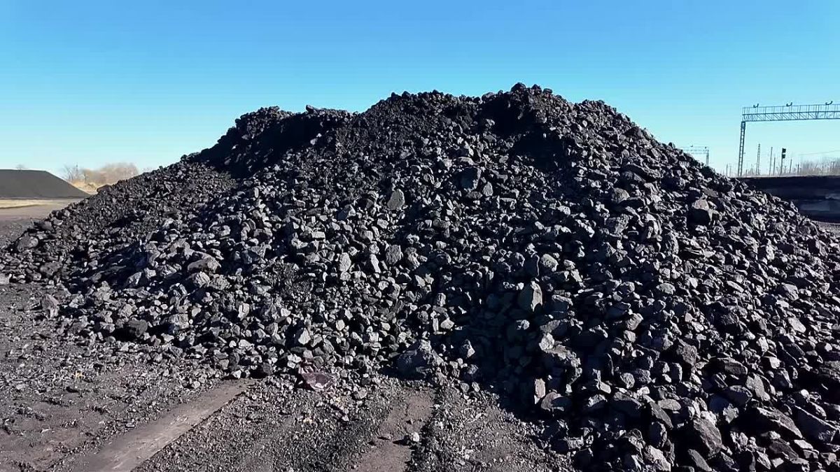 В ЕАО продолжаются поставки твердого топлива семьям участников СВО