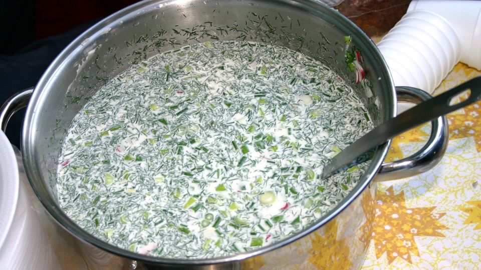 Белый и кислый: каким должен быть правильный квас для окрошки, знает шеф