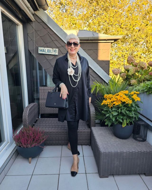 Стильная зрелость: как женщины за 60 могут выглядеть потрясающе