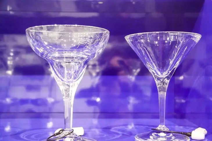 Чем отмыть стаканы от жирных пятен, чтобы блестели как новые