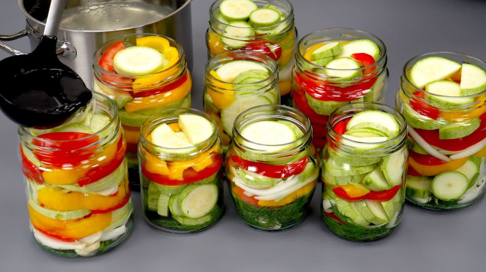 Нежный маринад для овощного бомбардира: будут в восторге все!