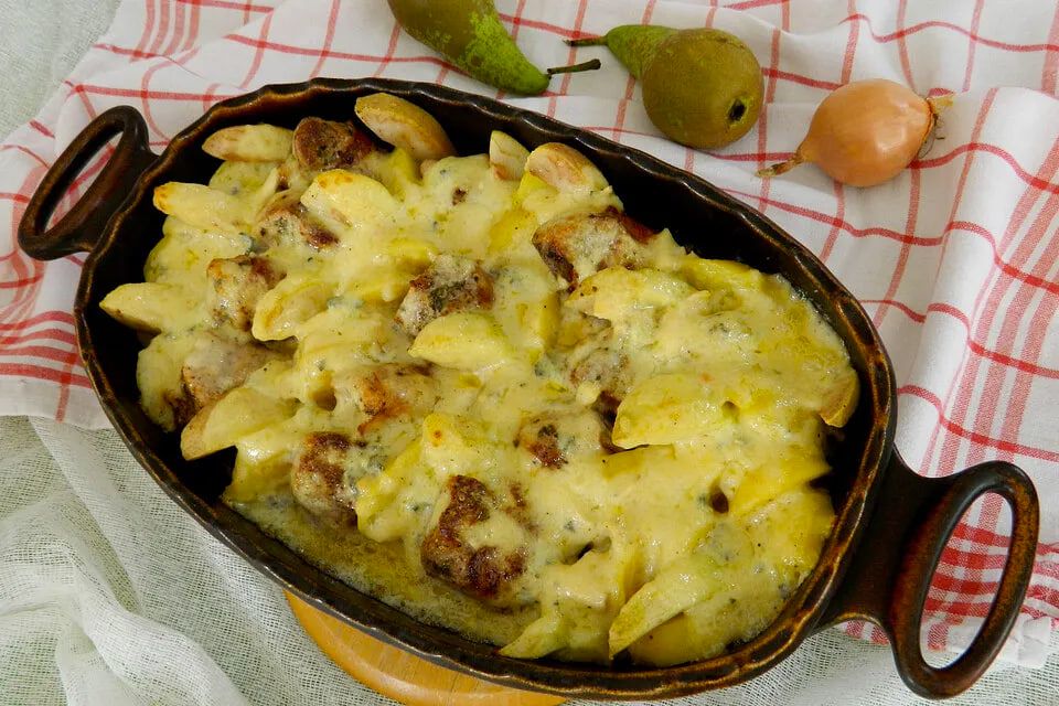 Как использовать «вонючий» сыр: оригинальная запеканка с акцентом на изысканность