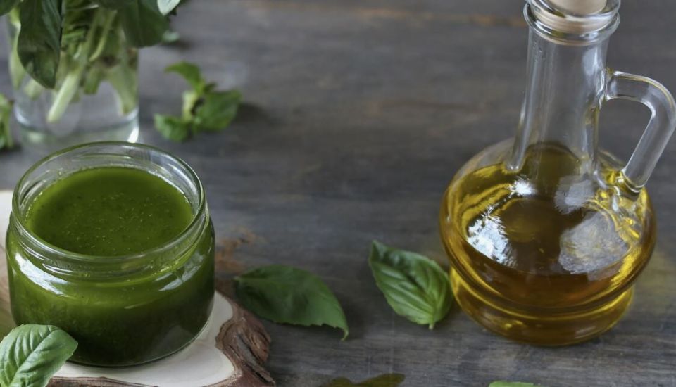Превратите вашу пасту в шедевр: заправка с базиликом и чесноком всего за 5 минут
