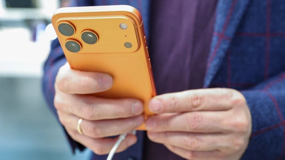 Apple использует соль для борьбы с царапинами на iPhone 17 Pro