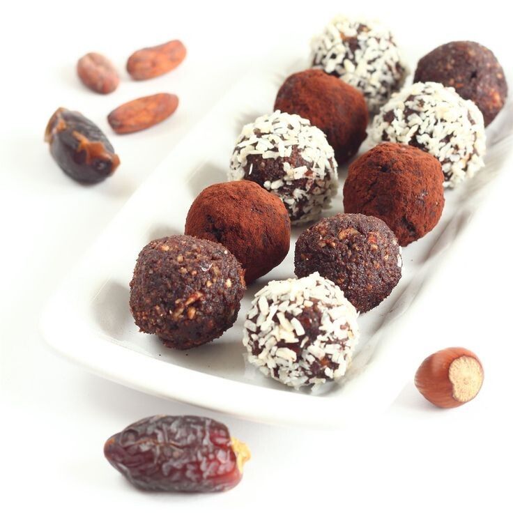 Финиковая сладость: как приготовить полезные конфеты без сахара