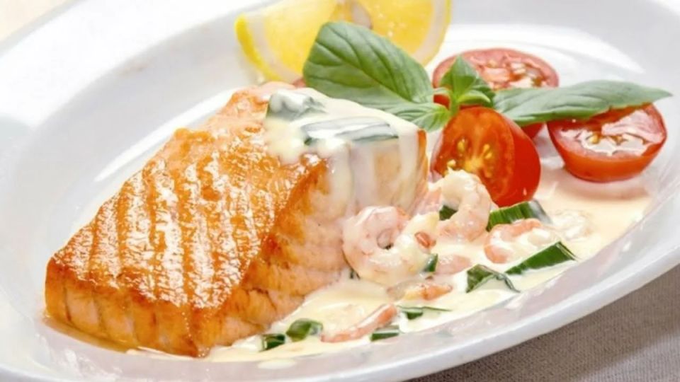 Нежная форель с креветками и сливочным соусом для особого случая