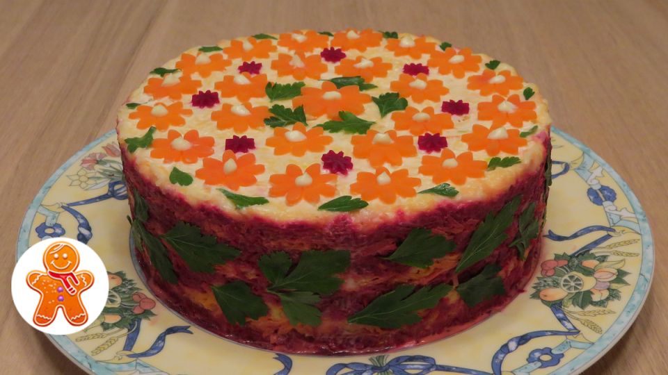 Слоеный салат Трио — спокойное решение праздничного стола