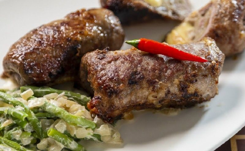 Секрет сочных рулетиков: как сделать мясо с грибами лучше, чем мясо по?французски