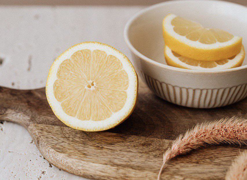 Лимон в уборке: как использовать остатки фруктов для идеальной чистоты