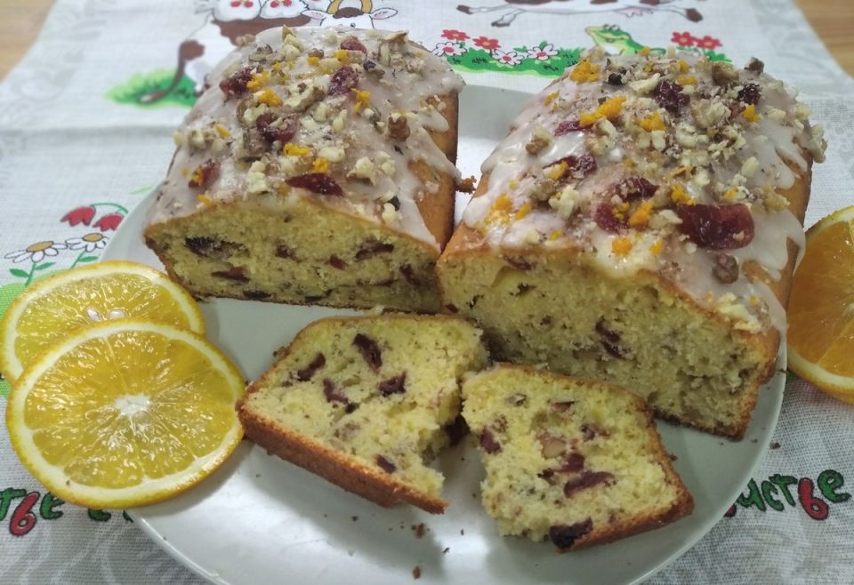 Осень в каждой крошке: Рецепт кекса с апельсинами и клюквой