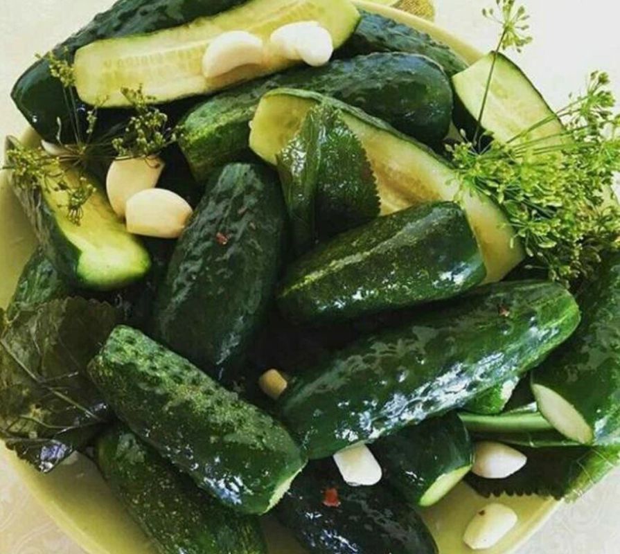 Как быстро замариновать огурцы: два рецепта, о которых вы не догадывались